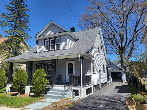 19 Greenbrier St, Springfield, MA 01108 photo 2