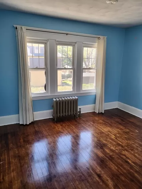 19 Greenbrier St, Springfield, MA 01108 photo 14
