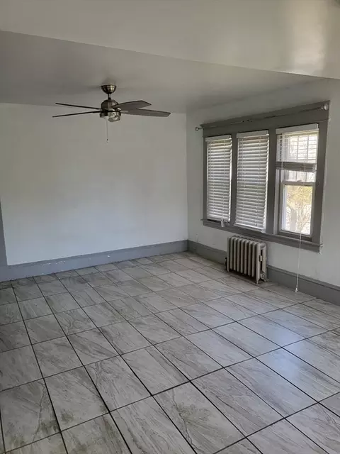 19 Greenbrier St, Springfield, MA 01108 photo 15