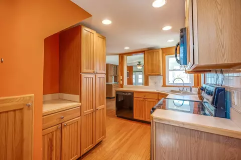 38 Ward Ave, Easthampton, MA 01027 photo 27