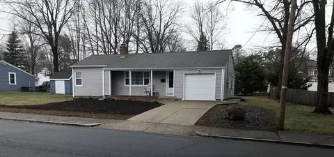 10 Veery Rd, Attleboro, MA 02703
