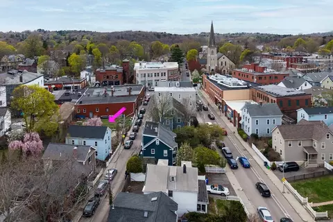 21 Starr Ln, Jamaica Plain, MA 02130