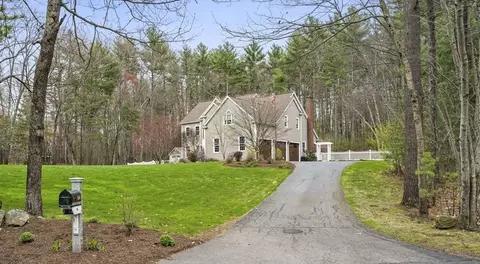154 South St, Upton, MA 01568 photo 4