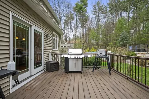 154 South St, Upton, MA 01568 photo 27