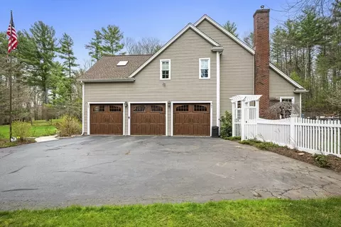 154 South St, Upton, MA 01568 photo 5