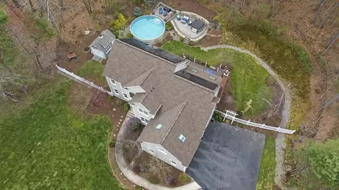 154 South St, Upton, MA 01568 photo 3