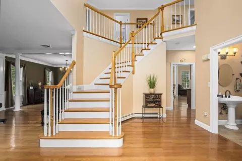 154 South St, Upton, MA 01568 photo 14