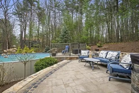 154 South St, Upton, MA 01568 photo 34