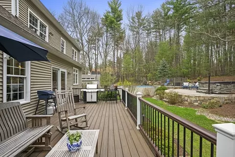 154 South St, Upton, MA 01568 photo 29