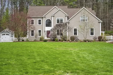 154 South St, Upton, MA 01568 photo 2
