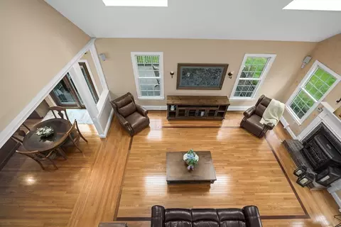 154 South St, Upton, MA 01568 photo 11
