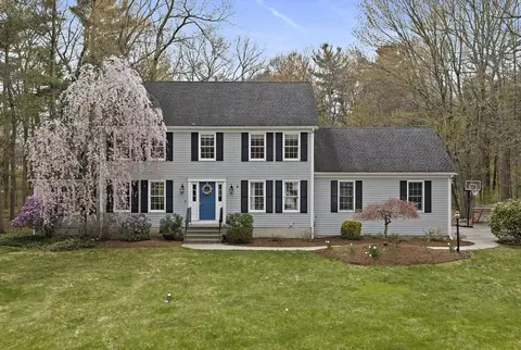 4 Mockingbird Ln, Franklin, MA 02038