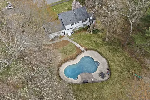 View/Area - 4 Mockingbird Ln, Franklin, MA 02038 photo 3 of 5