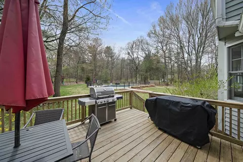 Exterior - 4 Mockingbird Ln, Franklin, MA 02038 photo 2 of 4