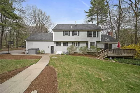 Exterior - 4 Mockingbird Ln, Franklin, MA 02038 photo 3 of 4