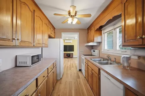 34 Comins Rd, Hadley, MA 01035 photo 9