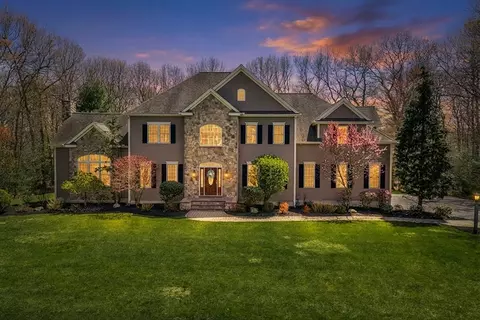 21 Stable Way, Medway, MA 02053