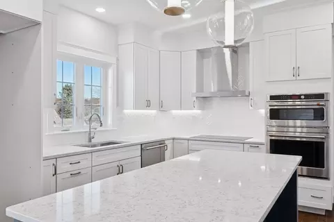 11 Isola Ln, Stoneham, MA 02180