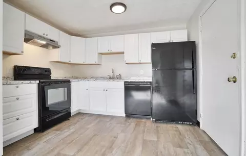 35 Log #3D, Manchester, NH 03102