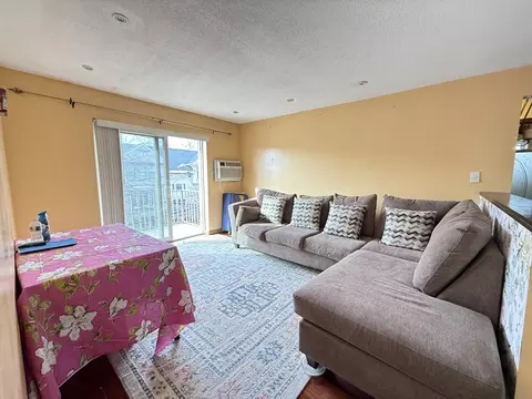 215 Washington Ave #9, Chelsea, MA 02150