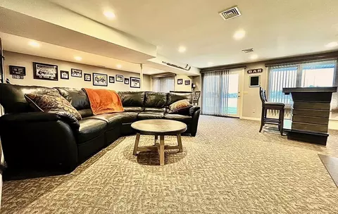Living - 22 Union Point Rd #22, Webster, MA 01570 photo 4 of 7
