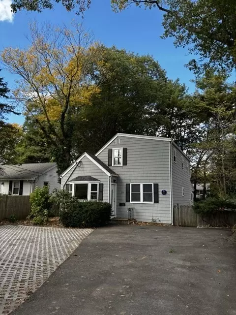 214 Sprague St, Dedham, MA 02026