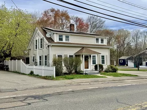 41 Main St, Upton, MA 01568 photo 2