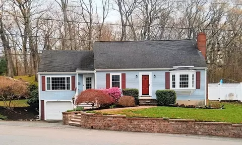 13 Meadowview Rd, Foxboro, MA 02035