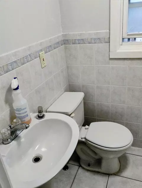 Bath - 11 Winter Street St, Everett, MA 02149 photo 4 of 5