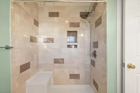Bath - 9 Nirvana Dr #2E, Saugus, MA 01906 photo 3 of 4