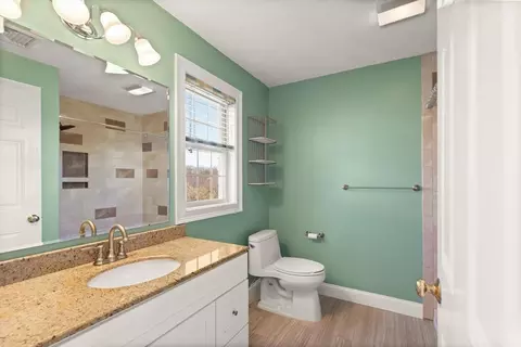 Bath - 9 Nirvana Dr #2E, Saugus, MA 01906 photo 2 of 4