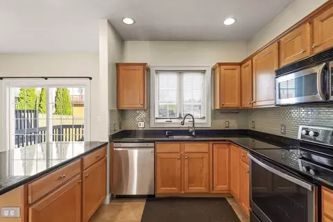 Kitchen - 9 Nirvana Dr #2E, Saugus, MA 01906 photo 2 of 2