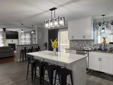 683 NW Main St, Douglas, MA 01516 photo 5