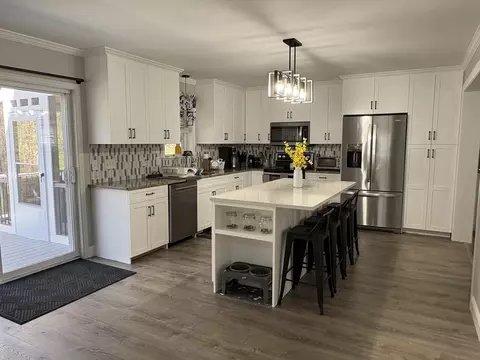 683 NW Main St, Douglas, MA 01516 photo 2