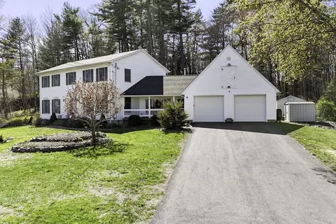 7 Lyman St, Granby, MA 01033