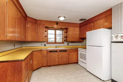 46 Ward St, Athol, MA 01331 photo 2