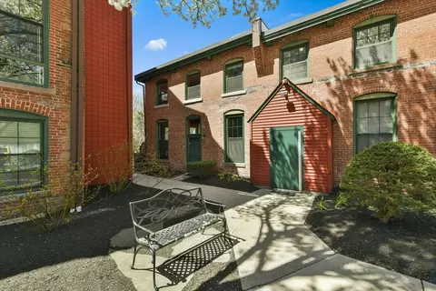 14 Sanford St #61, Medway, MA 02053