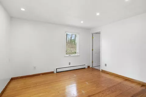 Bedroom - 138 West St, Easthampton, MA 01027 photo 3 of 6