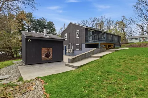 Exterior - 138 West St, Easthampton, MA 01027 photo 4 of 11