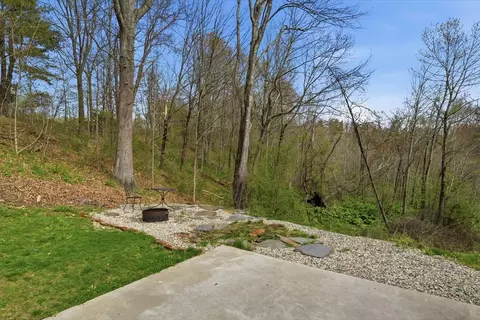 Exterior - 138 West St, Easthampton, MA 01027 photo 5 of 11