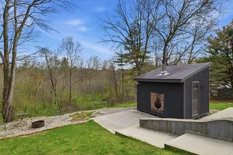Exterior - 138 West St, Easthampton, MA 01027 photo 6 of 11