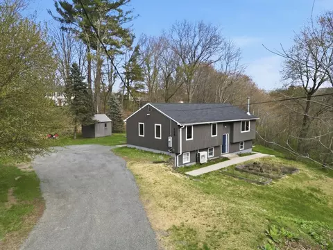 Exterior - 138 West St, Easthampton, MA 01027 photo 10 of 11