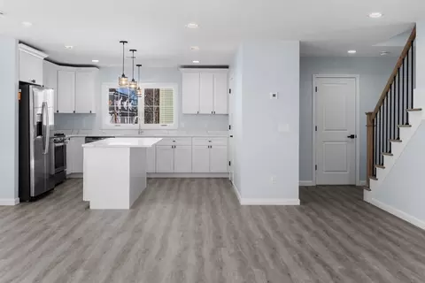 206 Durfee St #2B, Fall River, MA 02720