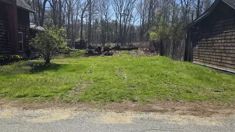 23 Chestnut Ave, Sterling, MA 01564