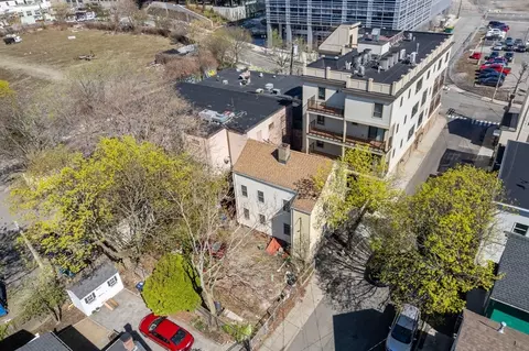 39 Hunting St, Cambridge, MA 02141