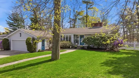 11 Laurel Rd, Swampscott, MA 01907