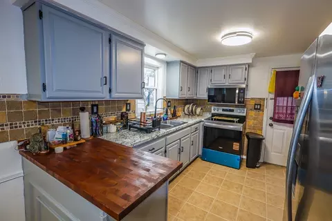 Kitchen - 109 Pendleton Ave, Springfield, MA 01109 photo 1 of 2