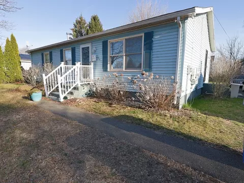 Exterior - 109 Pendleton Ave, Springfield, MA 01109 photo 2 of 4