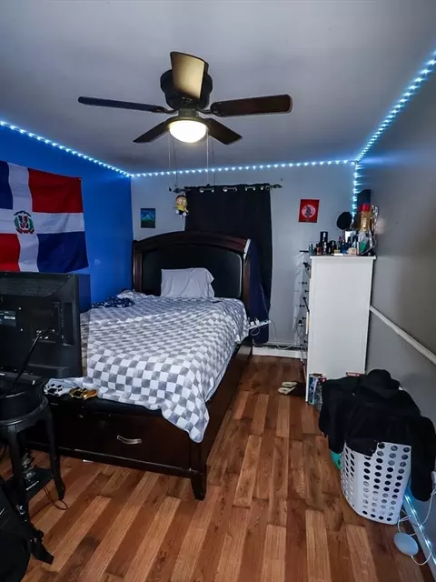 Bedroom - 109 Pendleton Ave, Springfield, MA 01109 photo 2 of 3