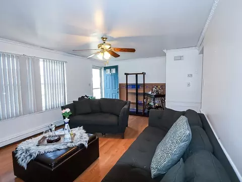 Living - 109 Pendleton Ave, Springfield, MA 01109 photo 1 of 2